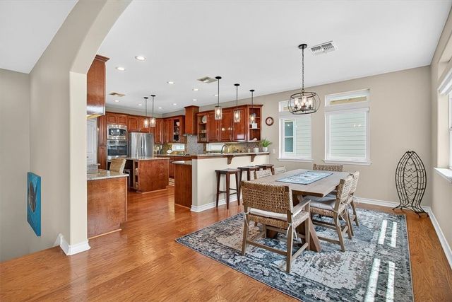 853 Oceanside Dr, Port Aransas, TX 78373