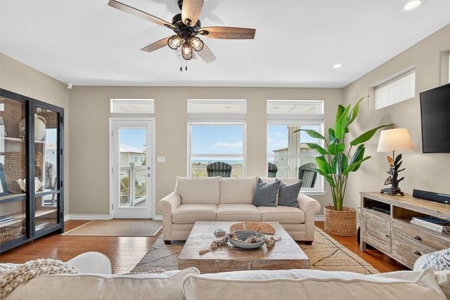 853 Oceanside Dr, Port Aransas, TX 78373