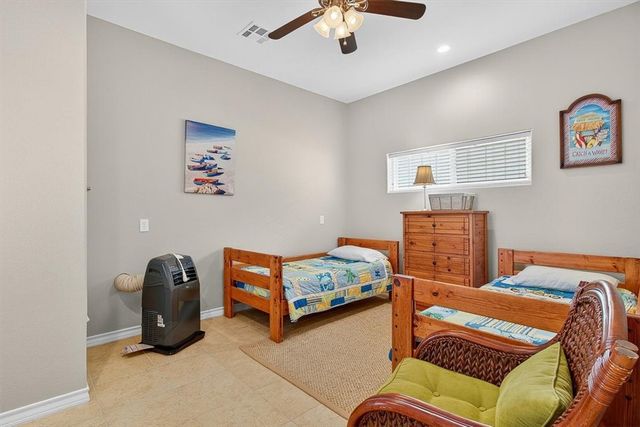 853 Oceanside Dr, Port Aransas, TX 78373