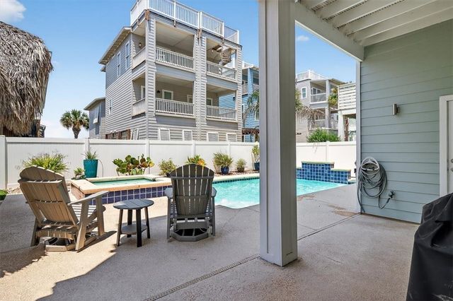 853 Oceanside Dr, Port Aransas, TX 78373