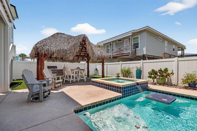 853 Oceanside Dr, Port Aransas, TX 78373