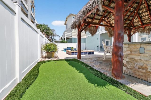 853 Oceanside Dr, Port Aransas, TX 78373