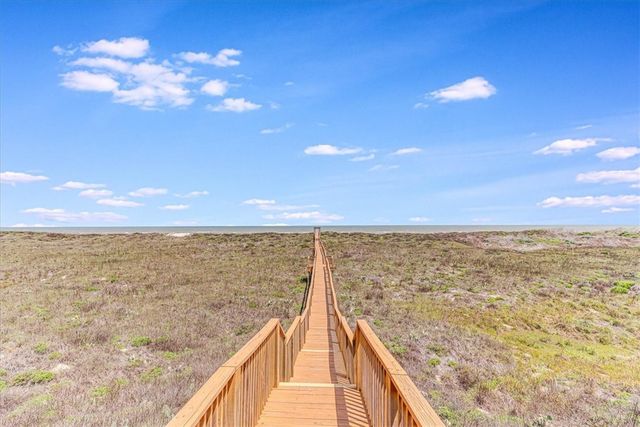 853 Oceanside Dr, Port Aransas, TX 78373