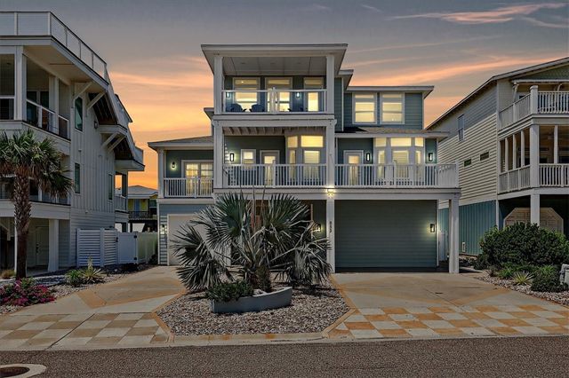 853 Oceanside Dr, Port Aransas, TX 78373