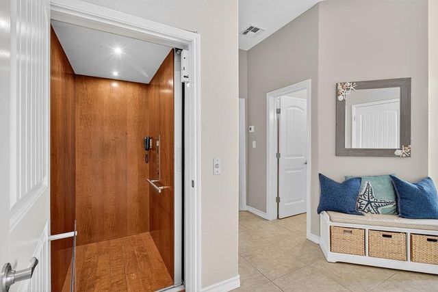 853 Oceanside Dr, Port Aransas, TX 78373