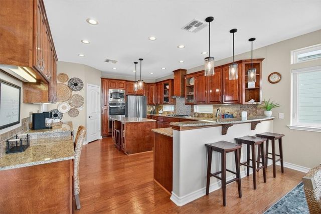 853 Oceanside Dr, Port Aransas, TX 78373