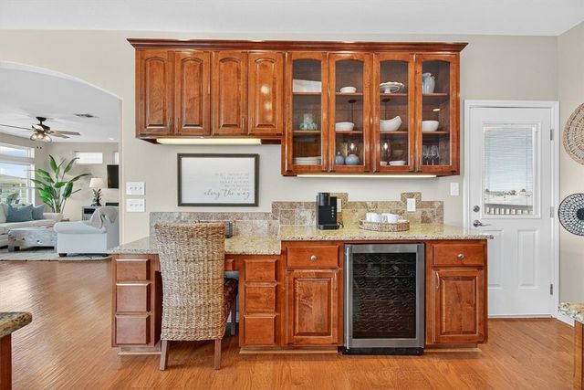 853 Oceanside Dr, Port Aransas, TX 78373