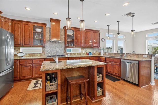 853 Oceanside Dr, Port Aransas, TX 78373