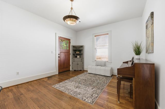 1139 E 8th Street, Chattanooga, TN 37403
