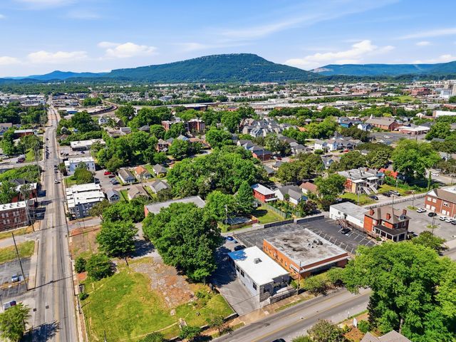 1139 E 8th Street, Chattanooga, TN 37403