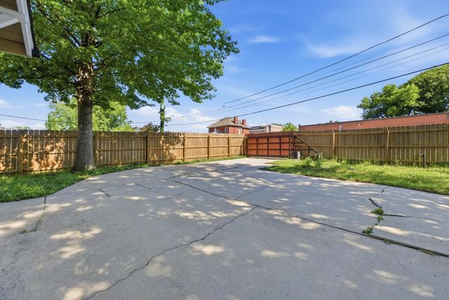 1139 E 8th Street, Chattanooga, TN 37403