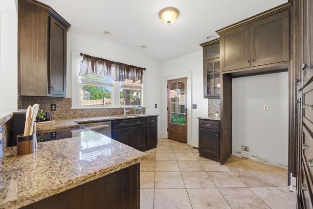 1139 E 8th Street, Chattanooga, TN 37403