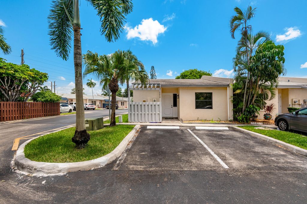 9279 NW 17TH Court, Pembroke Pines, FL 33024