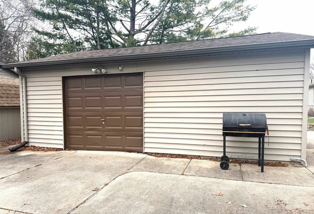 1201 N Chilson Street, Bay City, MI 48706