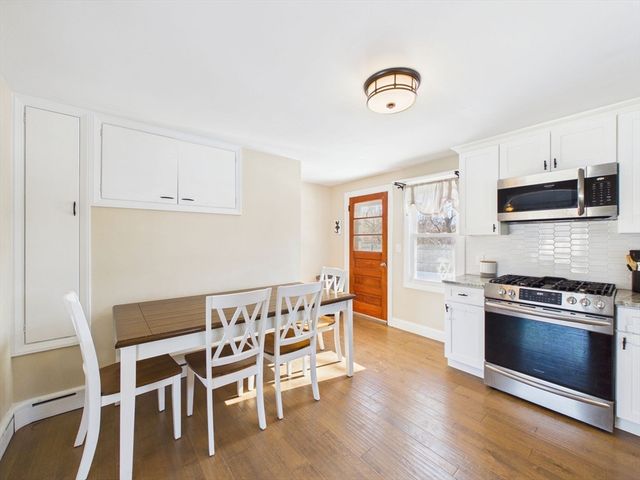 112 Lawson Ave, Acushnet, MA 02743