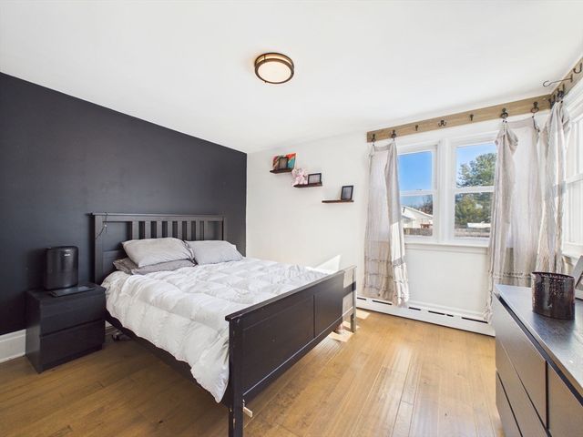 112 Lawson Ave, Acushnet, MA 02743