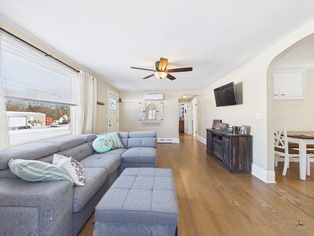 112 Lawson Ave, Acushnet, MA 02743