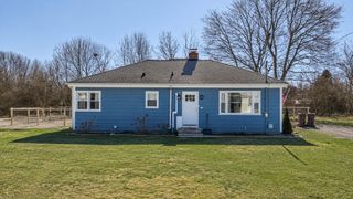 112 Lawson Ave, Acushnet, MA 02743