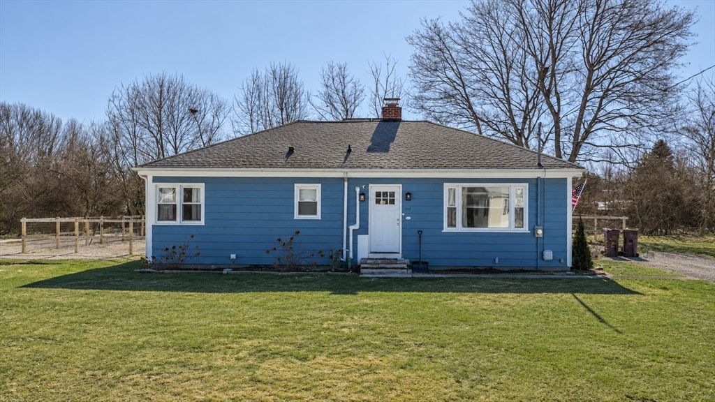 112 Lawson Ave, Acushnet, MA 02743