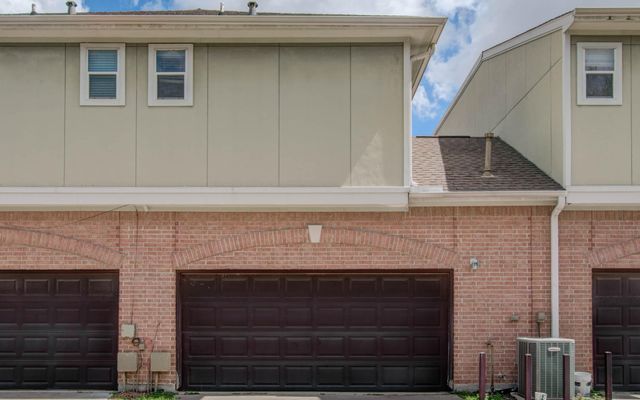 10205 Brooktree Drive, Houston, TX 77043