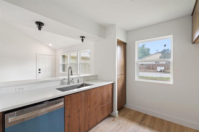 1800 Nicole CIR B, Round Rock, TX 78664