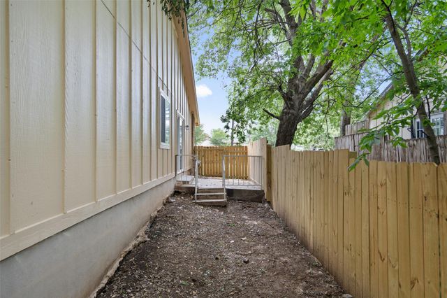 1800 Nicole CIR B, Round Rock, TX 78664