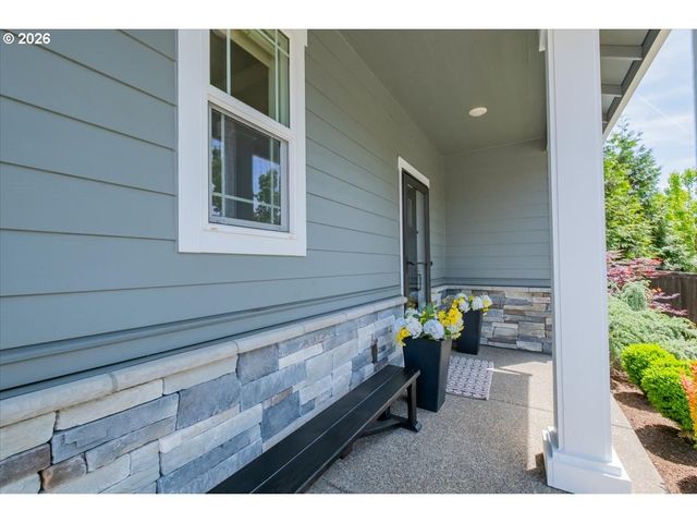 12450 SHENANDOAH Dr, Oregon City, OR 97045