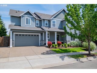 12450 SHENANDOAH Dr, Oregon City, OR 97045