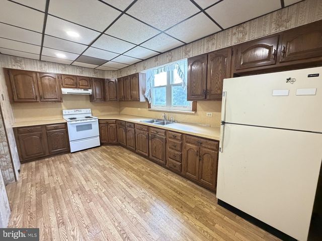 46 E MILL ST, Nesquehoning, PA 18240