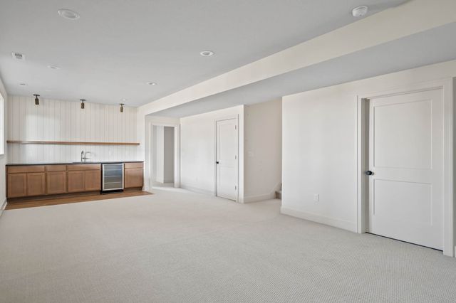 6112 NE Oak Drive, Ankeny, IA 50021