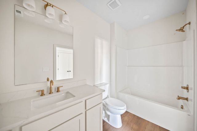 6112 NE Oak Drive, Ankeny, IA 50021