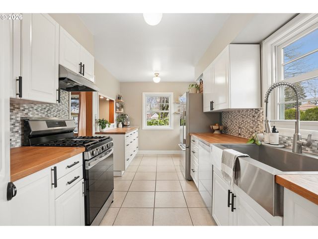 7436 N SEWARD Ave, Portland, OR 97217