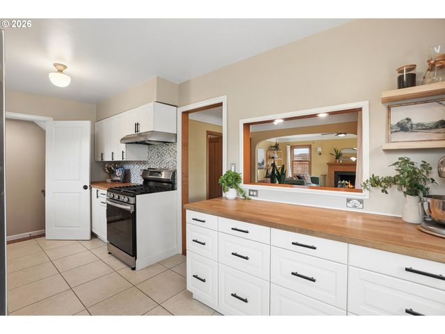 7436 N SEWARD Ave, Portland, OR 97217