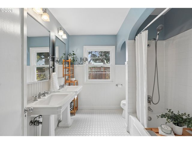 7436 N SEWARD Ave, Portland, OR 97217