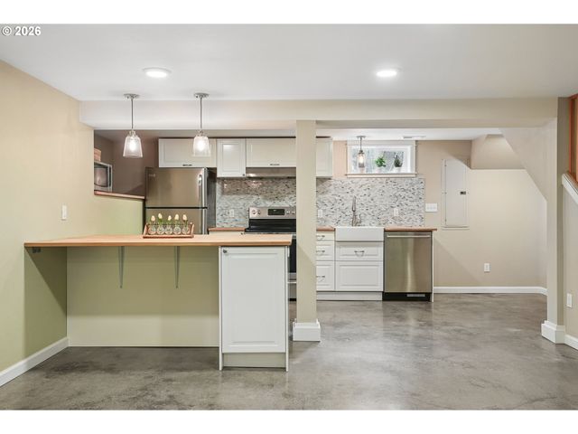 7436 N SEWARD Ave, Portland, OR 97217