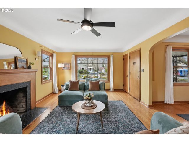 7436 N SEWARD Ave, Portland, OR 97217