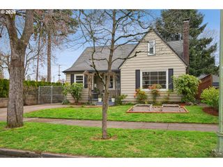 7436 N SEWARD Ave, Portland, OR 97217