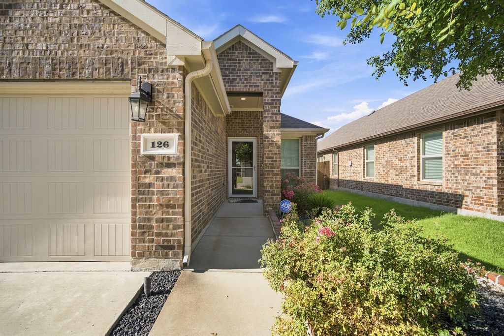 126 Redding Lane, Red Oak, TX 75154