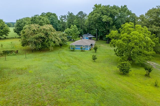 7727 S State Hwy 167, Hartford, AL 36344