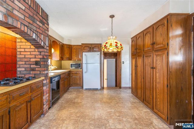 34 Bobbink Terrace, East Rutherford, NJ 07073