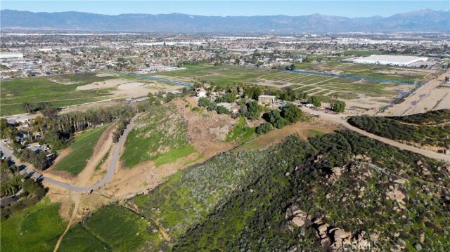 11251 Laurel, Bloomington, CA 92316