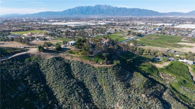 11251 Laurel, Bloomington, CA 92316