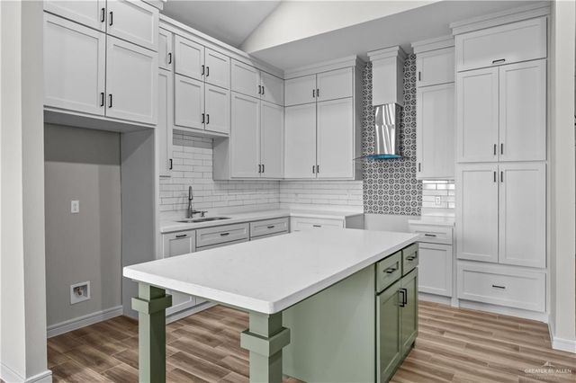 2318 Thornton Avenue, Mission, TX 78574