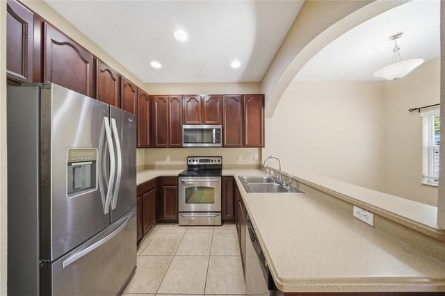 10291 PARK COMMONS DRIVE, Orlando, FL 32832