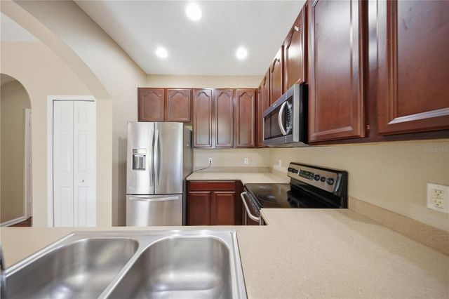 10291 PARK COMMONS DRIVE, Orlando, FL 32832