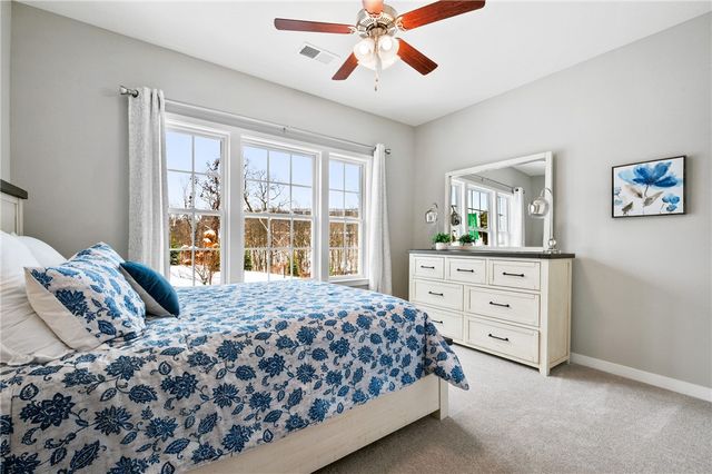 105 Deana Dr, Robinson Twp, PA 15136