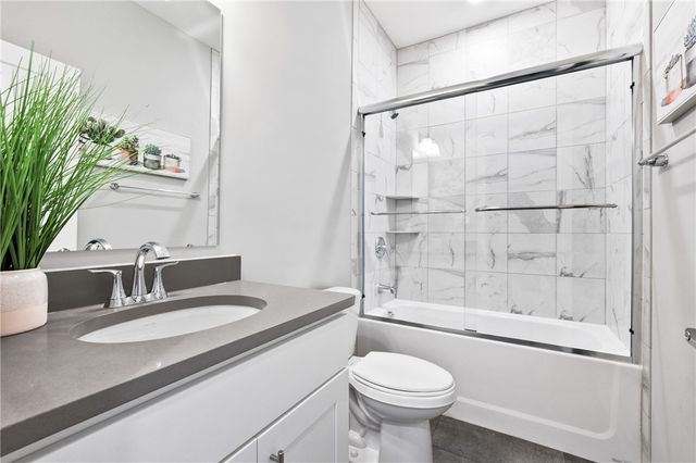 105 Deana Dr, Robinson Twp, PA 15136