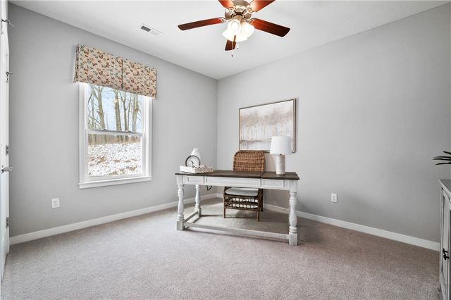 105 Deana Dr, Robinson Twp, PA 15136