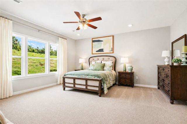 105 Deana Dr, Robinson Twp, PA 15136