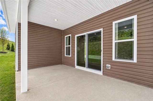 105 Deana Dr, Robinson Twp, PA 15136